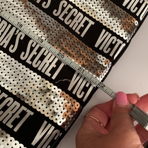 Victoria’s Secret new glitter bag/ make up bag - Picture 9 of 10